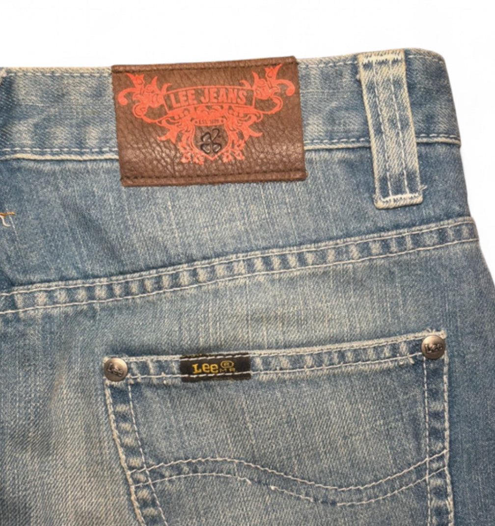 VINTAGE LEE Y2K EMBROIDERED BUTTERFLY DENIM MINI SKIRT STAR APPLIQUÉ CARGO LIGHT WASH W28