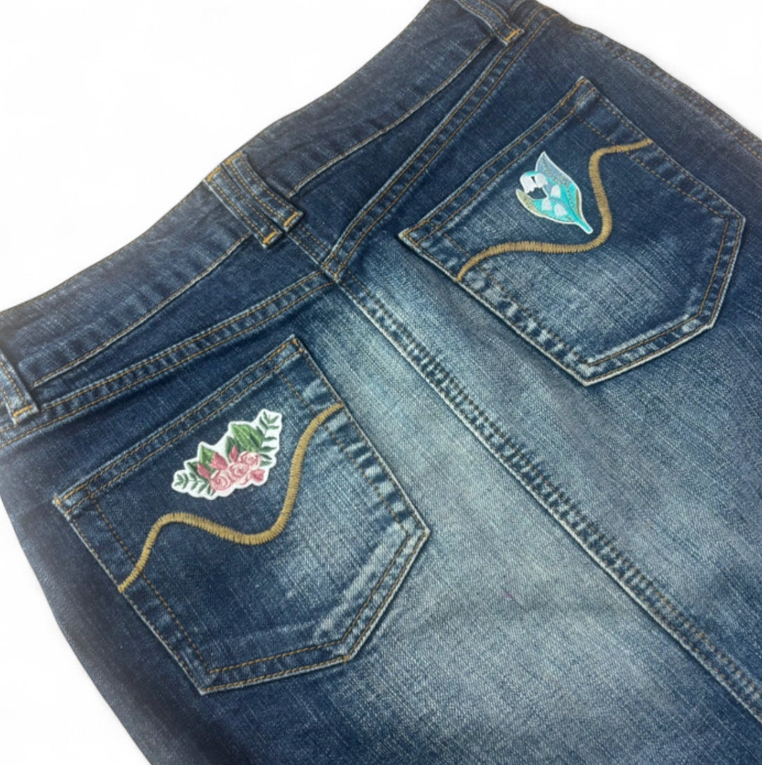 VINTAGE Y2K FLORAL EMBROIDERED PATCH DENIM SKIRT SIZE 8 BLUE JEAN MIDI MINI W28