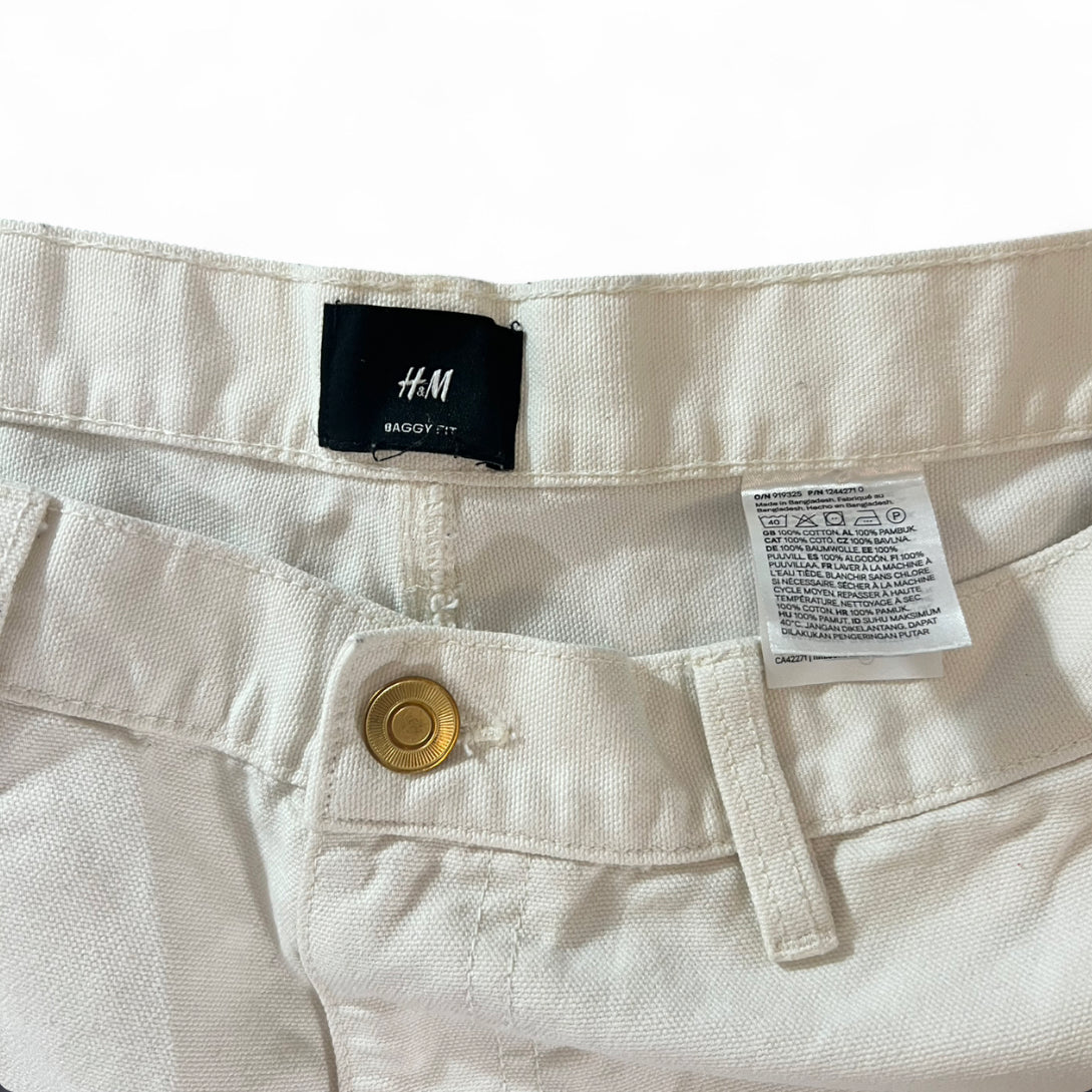 REWORKED H&M BAGGY FIT CARPENTER DENIM JORTS ECRU WHITE RAW HEM W36