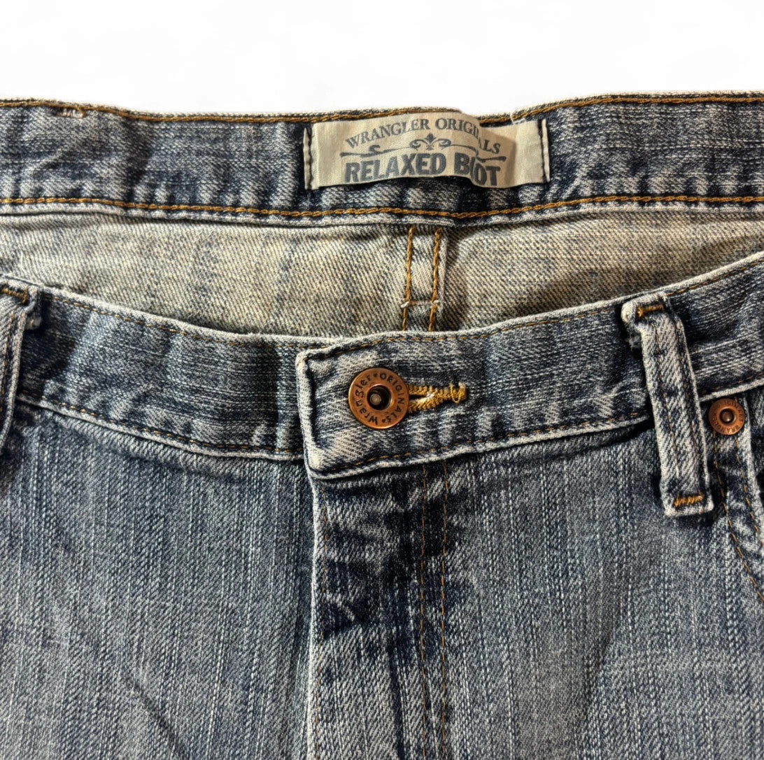 1 of 1 REWORKED VINTAGE WRANGLER EMBROIDERED PATCH DENIM JORTS MID WASH BAGGY W38